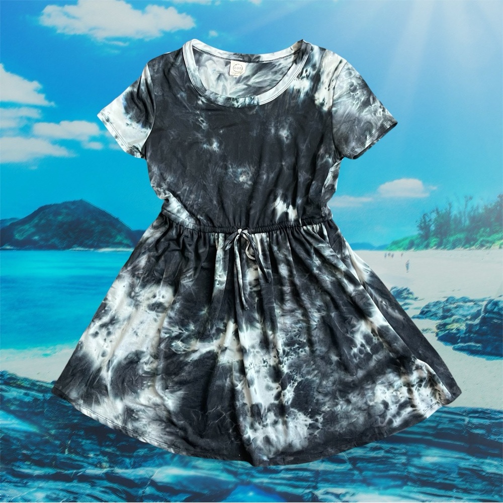 205 Collin’s Tie Dye Short Sleeve Drawstring Waist Dress  Navy Blue/White Medium